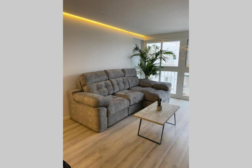 Precioso Apartamento A Estrenar En Centro De Nerja Luaran gambar